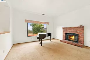 4934 Stoneridge Rd, Oakland, CA 94605 - Photo 15