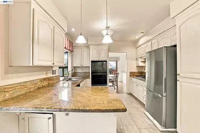 4934 Stoneridge Rd, Oakland, CA 94605 - Photo 11