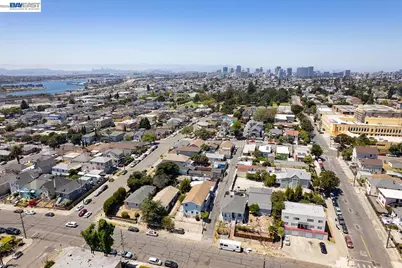 1723 21st Ave, Oakland, CA 94606 - Photo 11