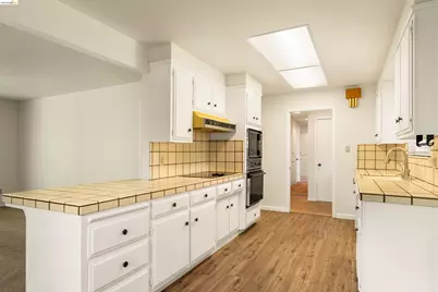 9107 Yount Court, Elk Grove, CA 95624 - Photo 13