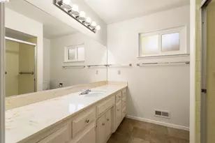 9107 Yount Ct, Elk Grove, CA 95624 - Photo 21