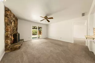 9107 Yount Ct, Elk Grove, CA 95624 - Photo 7
