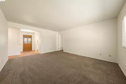 9107 Yount Court, Elk Grove, CA 95624 - Photo 5