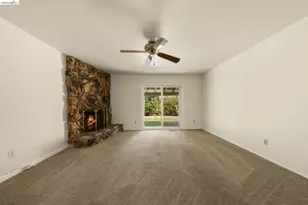 9107 Yount Ct, Elk Grove, CA 95624 - Photo 37