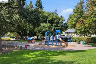 2627 Oak Rd, Walnut Creek, CA 94597 - Photo 33