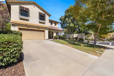 9569 California Oak Cir, Patterson, CA 95363 - Photo 3