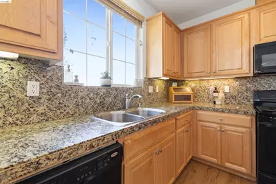 9569 California Oak Cir, Patterson, CA 95363 - Photo 15