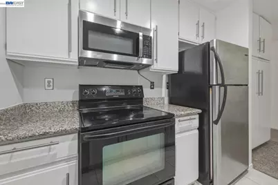 1511 Four Oaks Cir, San Jose, CA 95131 - Photo 15
