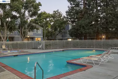 1511 Four Oaks Cir, San Jose, CA 95131 - Photo 33