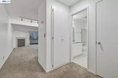 1511 Four Oaks Cir, San Jose, CA 95131 - Photo 9