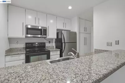 1511 Four Oaks Cir, San Jose, CA 95131 - Photo 13