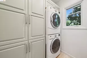 6309 Pinehaven Rd, Oakland, CA 94611 - Photo 21