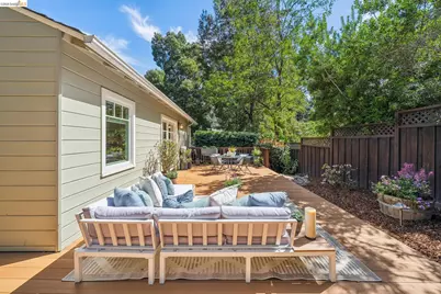6309 Pinehaven Rd, Oakland, CA 94611 - Photo 45