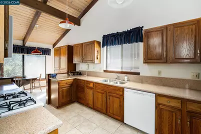 7160 Thorndale Dr, Oakland, CA 94611 - Photo 21