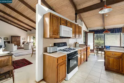 7160 Thorndale Dr, Oakland, CA 94611 - Photo 23