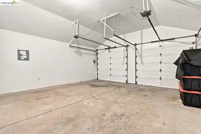 6163 Girvin Dr, Oakland, CA 94611 - Photo 15