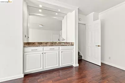 6163 Girvin Dr, Oakland, CA 94611 - Photo 49