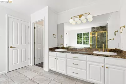 6163 Girvin Dr, Oakland, CA 94611 - Photo 23