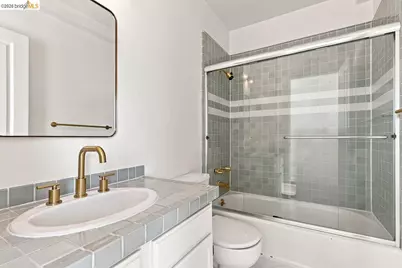 6163 Girvin Dr, Oakland, CA 94611 - Photo 21