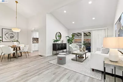 1371 Cherrywood Sq, San Jose, CA 95117 - Photo 5