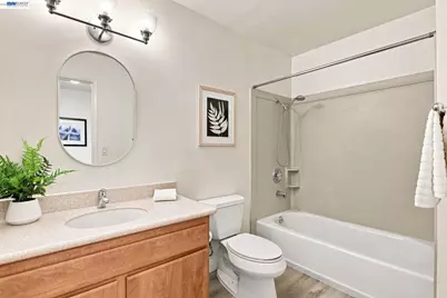 1371 Cherrywood Sq, San Jose, CA 95117 - Photo 19