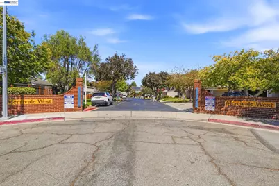 1371 Cherrywood Sq, San Jose, CA 95117 - Photo 23