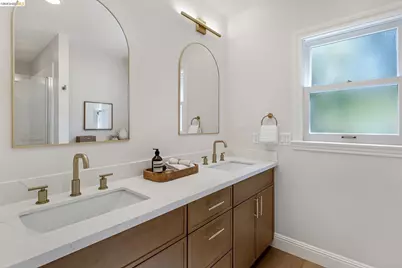 348 Jerome Ave, Piedmont, CA 94610 - Photo 23