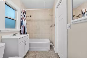 3275 Hyde, Oakland, CA 94601 - Photo 19