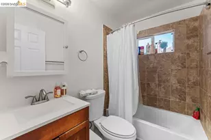 10582 Topanga Dr, Oakland, CA 94603 - Photo 53