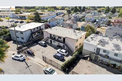 10582 Topanga Dr, Oakland, CA 94603 - Photo 11