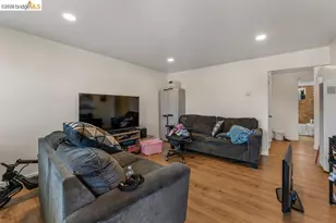 10582 Topanga Dr, Oakland, CA 94603 - Photo 31