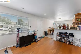 10582 Topanga Dr, Oakland, CA 94603 - Photo 25