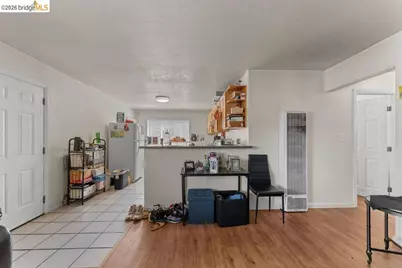 10582 Topanga Dr, Oakland, CA 94603 - Photo 43