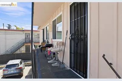 10582 Topanga Dr, Oakland, CA 94603 - Photo 19