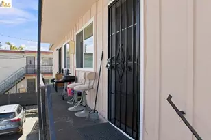 10582 Topanga Dr, Oakland, CA 94603 - Photo 19