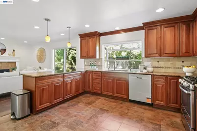 36746 Peach Ct., Newark, CA 94560 - Photo 9