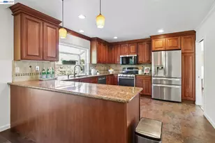 36746 Peach Ct, Newark, CA 94560 - Photo 7