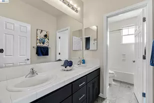 380 Tucker Ave, Alameda, CA 94501 - Photo 31