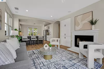 380 Tucker Ave, Alameda, CA 94501 - Photo 13