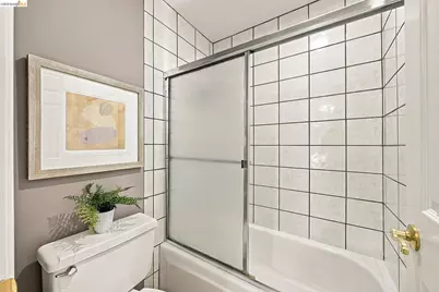 507 Wickson Ave #101, Oakland, CA 94610 - Photo 17