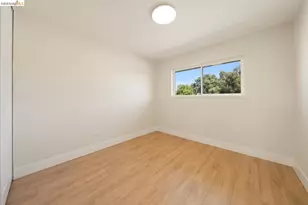 9339 Mira Del Rio Dr, Sacramento, CA 95827 - Photo 17