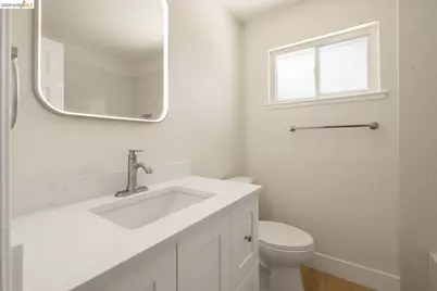 9339 Mira Del Rio Dr, Sacramento, CA 95827 - Photo 19