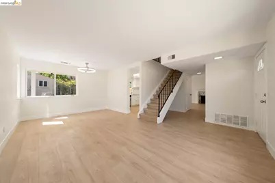 9339 Mira Del Rio Dr, Sacramento, CA 95827 - Photo 3