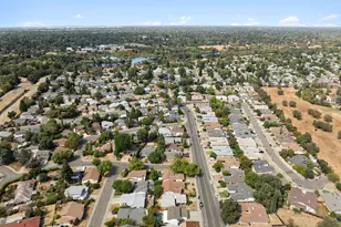 9339 Mira Del Rio Dr, Sacramento, CA 95827 - Photo 23