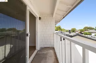 9339 Mira Del Rio Dr, Sacramento, CA 95827 - Photo 15