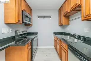 4099 Howe St, Oakland, CA 94611 - Photo 3