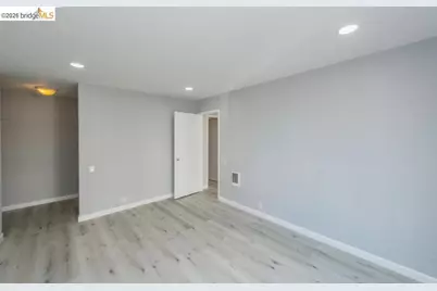4099 Howe St #102, Oakland, CA 94611 - Photo 9