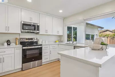 9802 Davona Dr, San Ramon, CA 94583 - Photo 15