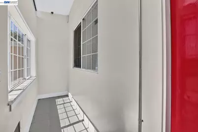 2244 20th St, Oakland, CA 94606 - Photo 5