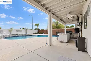 18 Pinenut Ct, Oakley, CA 94561 - Photo 37
